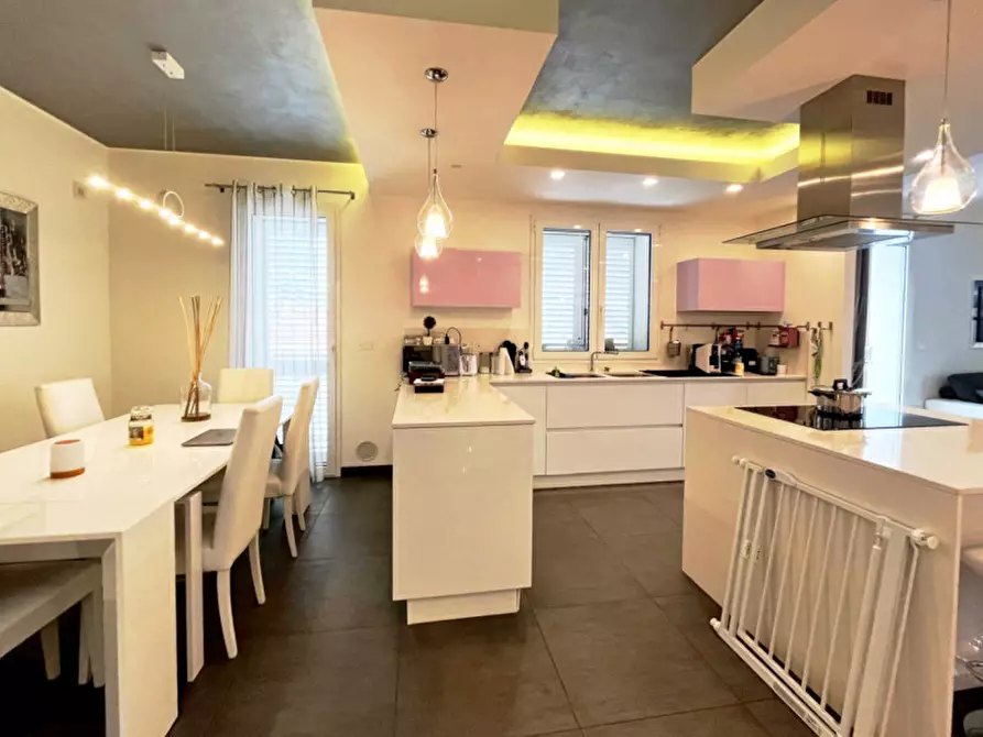 Immagine 16 di Appartamento in vendita  in Viale Mogadiscio a Riccione