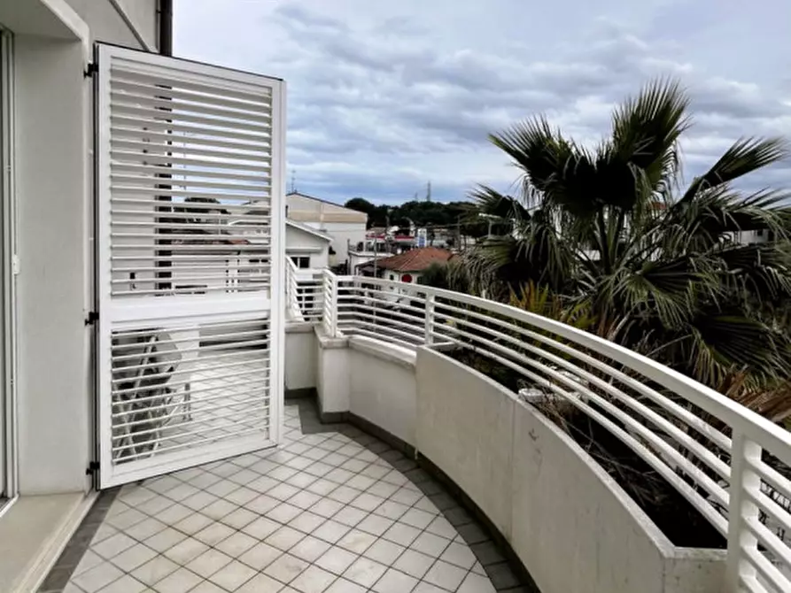 Immagine 35 di Appartamento in vendita  in Viale Mogadiscio a Riccione