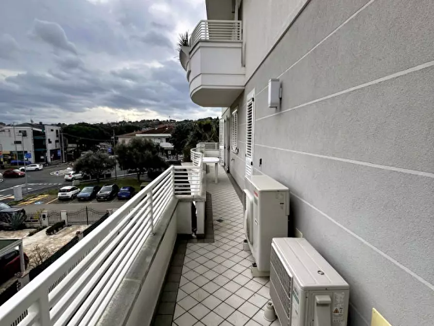 Immagine 37 di Appartamento in vendita  in Viale Mogadiscio a Riccione