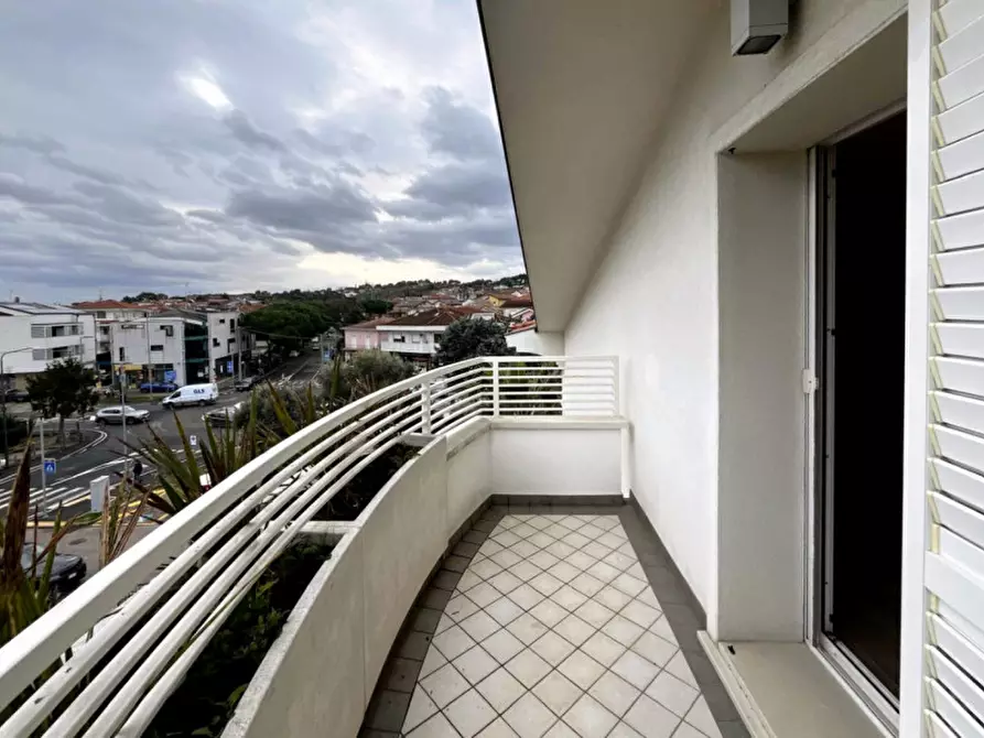 Immagine 38 di Appartamento in vendita  in Viale Mogadiscio a Riccione