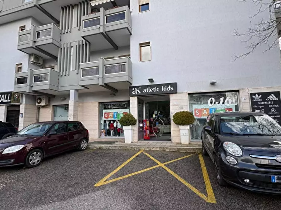 Immagine 3 di Negozio in affitto  in via taranto 87 a Martina Franca