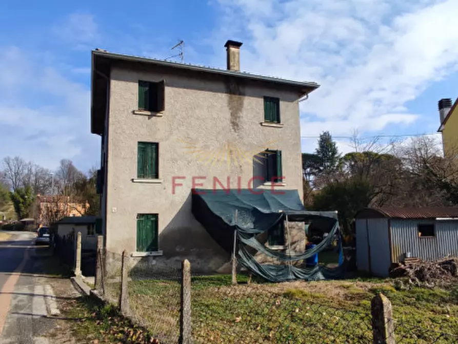 Immagine 1 di Casa indipendente in vendita  in Via Calpena a Conegliano