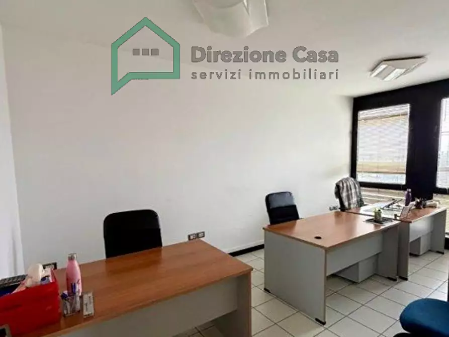 Immagine 8 di Ufficio in vendita  in CENTRO DIREZIONALE a Napoli