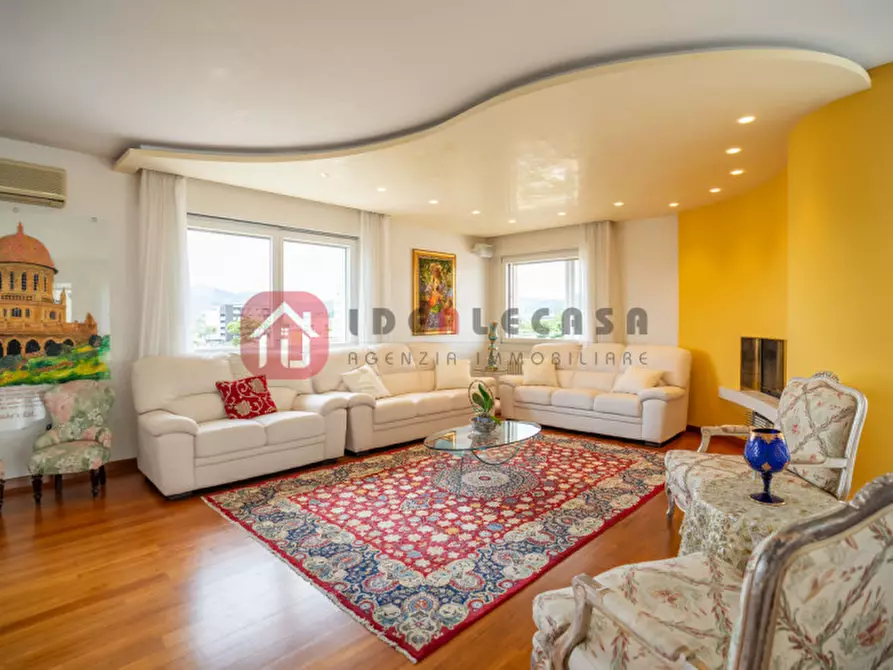 Immagine 2 di Attico in vendita  in Via Cristoforo Colombo a Abano Terme