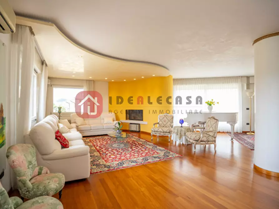 Immagine 4 di Attico in vendita  in Via Cristoforo Colombo a Abano Terme