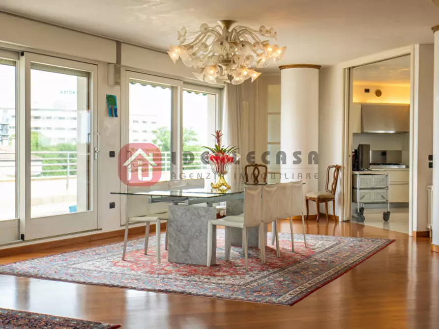 Immagine 10 di Attico in vendita  in Via Cristoforo Colombo a Abano Terme