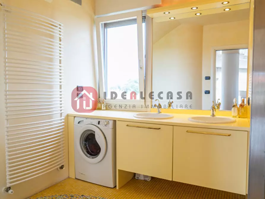 Immagine 49 di Attico in vendita  in Via Cristoforo Colombo a Abano Terme