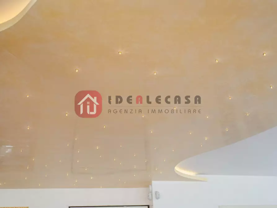 Immagine 50 di Attico in vendita  in Via Cristoforo Colombo a Abano Terme