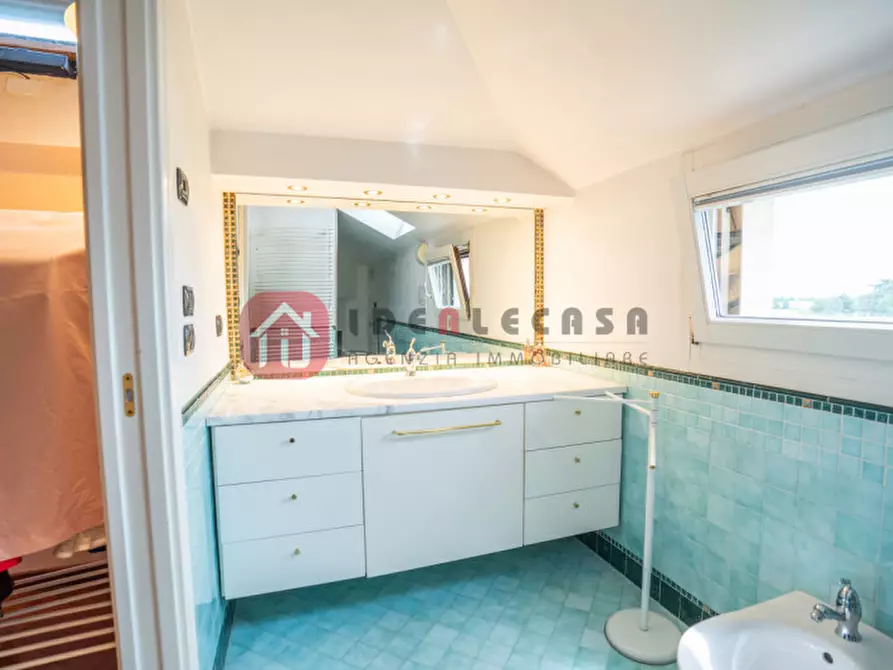 Immagine 61 di Attico in vendita  in Via Cristoforo Colombo a Abano Terme