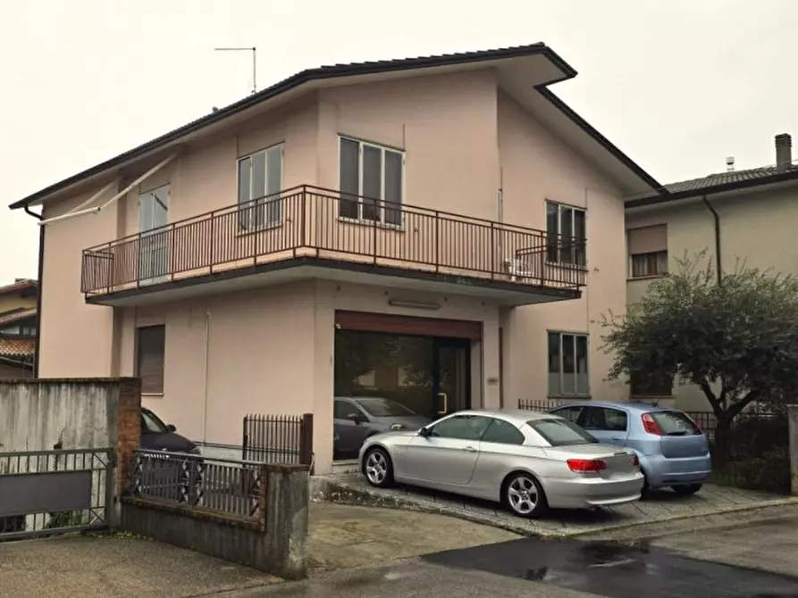 Immagine 1 di Casa indipendente in vendita  in Via Monte Passarin, 23, 36061 Bassano del Grappa VI, Italia a Bassano Del Grappa