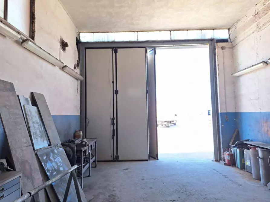 Immagine 10 di Capannone industriale in vendita  in Strada Provinciale 231, N. km 11 a Bitonto