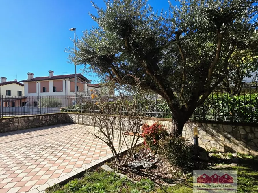 Immagine 6 di Casa bifamiliare in vendita  in Strada di Bertesina a Vicenza