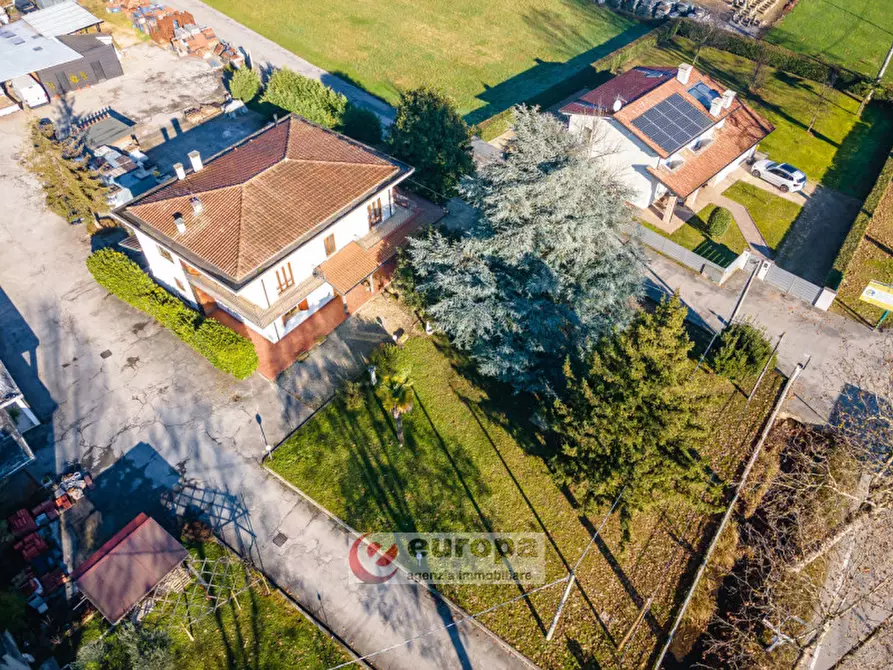 Immagine 4 di Casa bifamiliare in vendita  in Strada Postumia a Vicenza