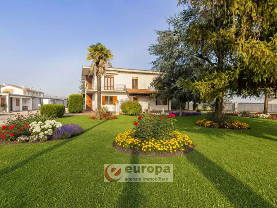 Immagine 5 di Casa bifamiliare in vendita  in Strada Postumia a Vicenza