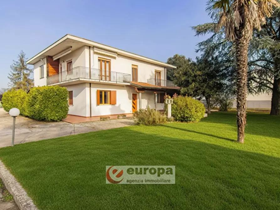 Immagine 6 di Casa bifamiliare in vendita  in Strada Postumia a Vicenza