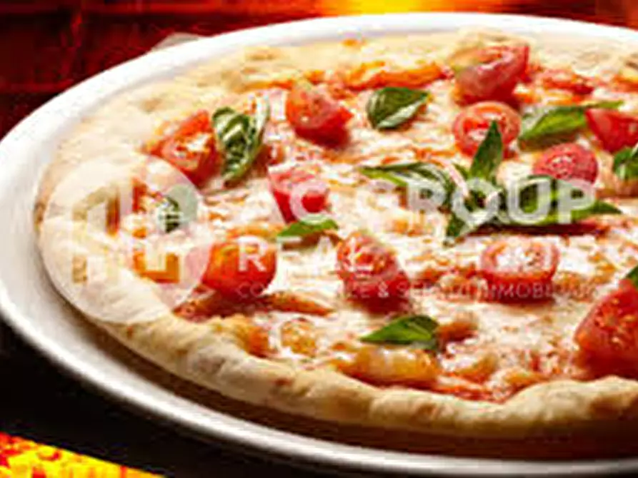 Immagine 8 di Attività commerciale in vendita  in Via Drizza a Solaro