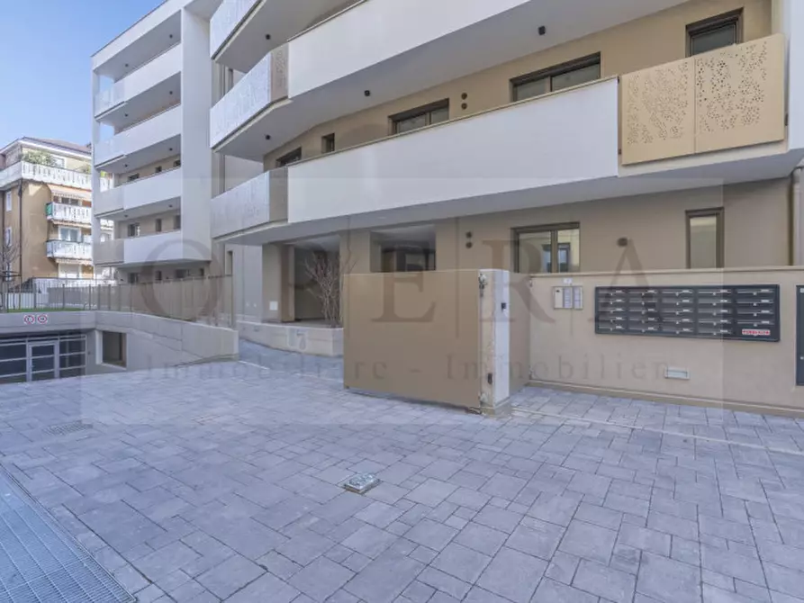 Immagine 1 di Garage in vendita  in Via Vicenza - Vicenzastraße a Bolzano