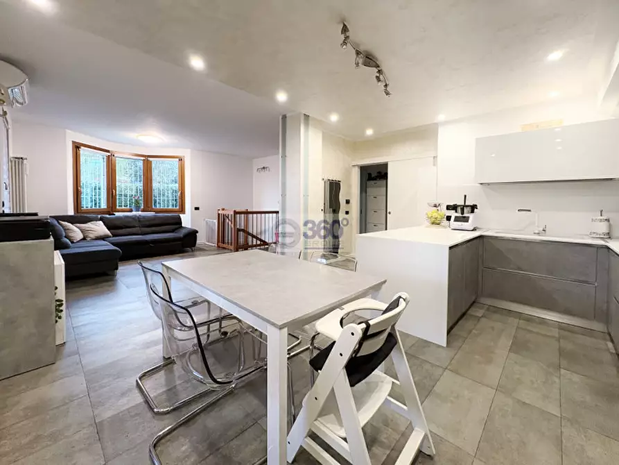 Immagine 4 di Appartamento in vendita  in Via Urini a Capriolo