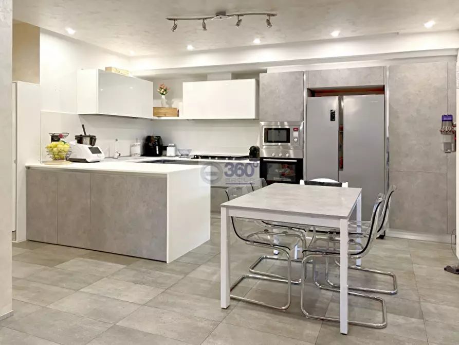 Immagine 9 di Appartamento in vendita  in Via Urini a Capriolo