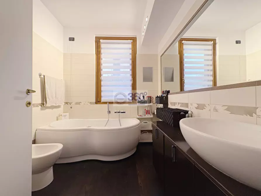 Immagine 10 di Appartamento in vendita  in Via Urini a Capriolo