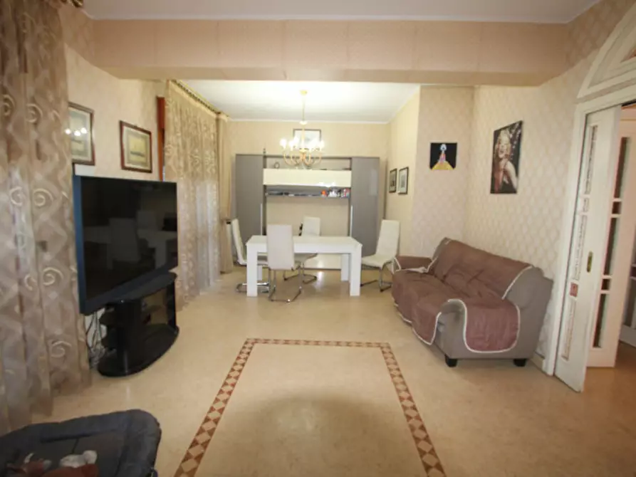 Immagine 10 di Appartamento in vendita  in Salita Villa Contino 38 a Messina