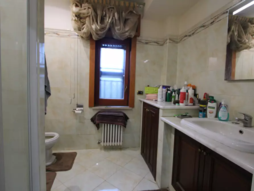 Immagine 13 di Appartamento in vendita  in Salita Villa Contino 38 a Messina