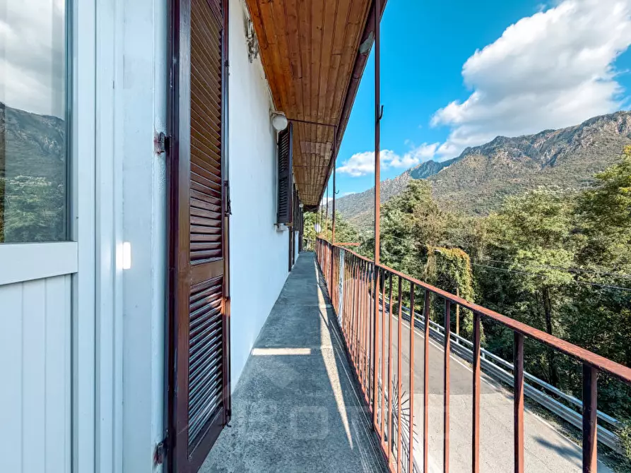 Immagine 13 di Appartamento in vendita  in Via Valle Strona, 34 a Omegna