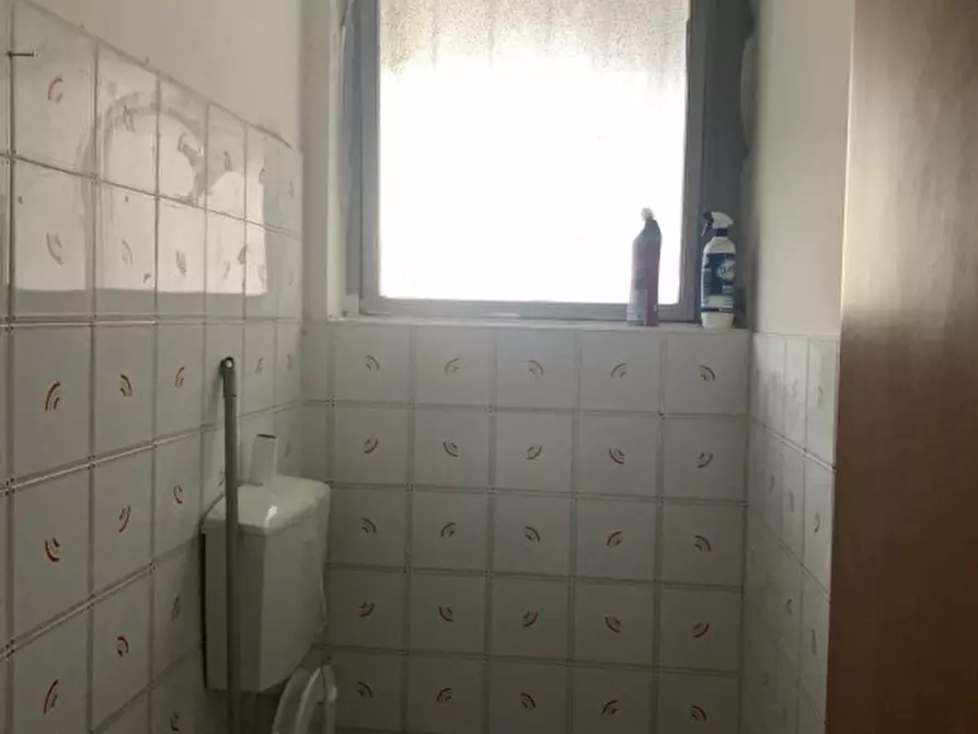 Immagine 4 di Negozio in vendita  in VIA MICHELACCI a Firenze