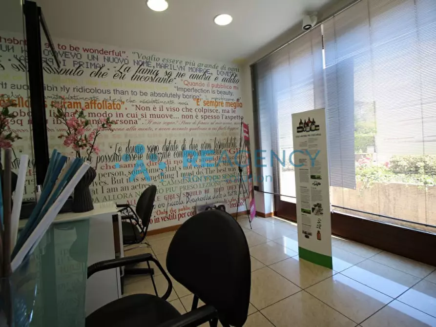 Immagine 2 di Negozio in affitto  in Viale Europa a Thiene