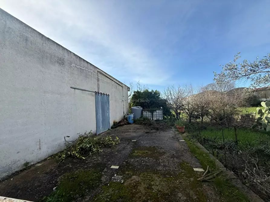 Immagine 7 di Garage in vendita  a Modica