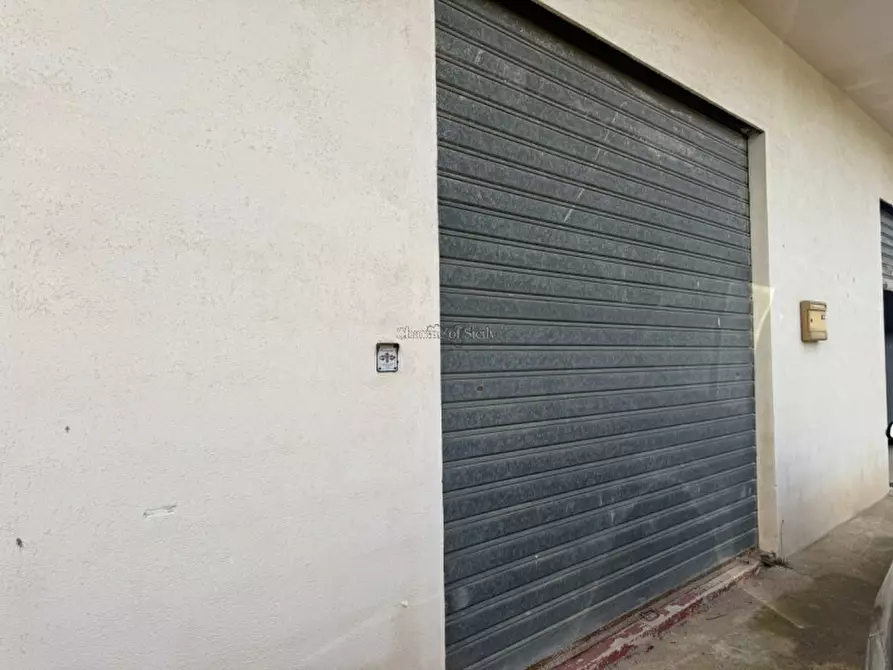 Immagine 8 di Garage in vendita  a Modica