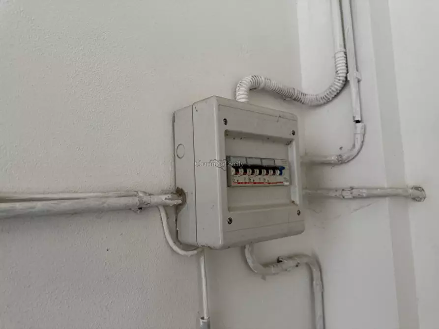 Immagine 13 di Garage in vendita  a Modica