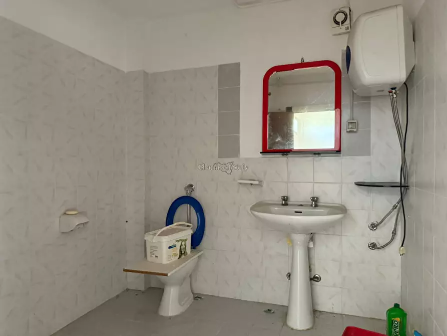 Immagine 16 di Garage in vendita  a Modica