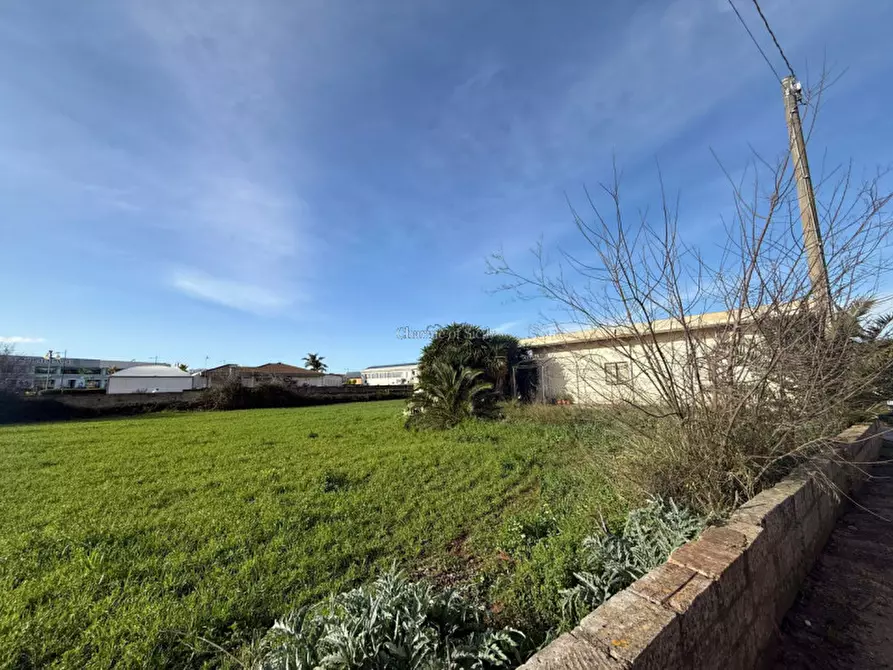 Immagine 21 di Garage in vendita  a Modica