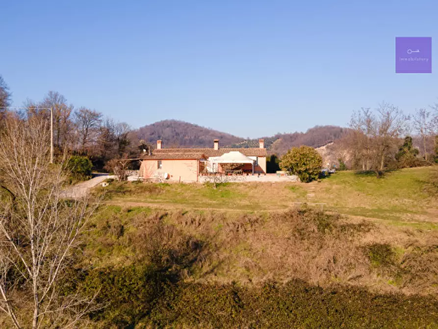 Immagine 1 di Casa indipendente in vendita  a Montegrotto Terme
