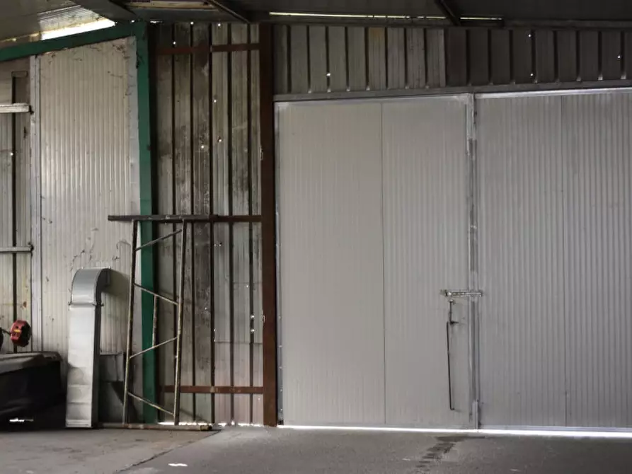 Immagine 5 di Magazzino in vendita  a Bovolenta