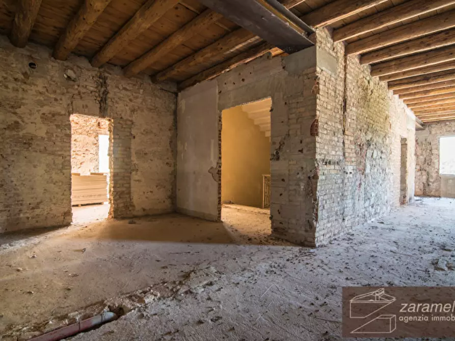 Immagine 11 di Appartamento in vendita  in Via Terme 78 a Battaglia Terme