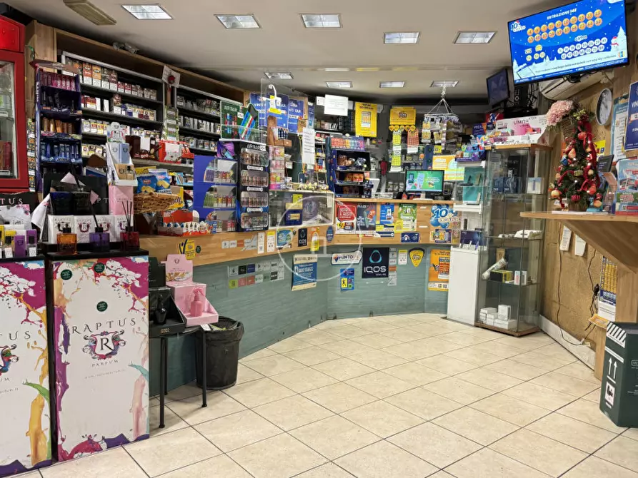Immagine 2 di Attività commerciale in vendita  in Via Pratese 64 d a Firenze