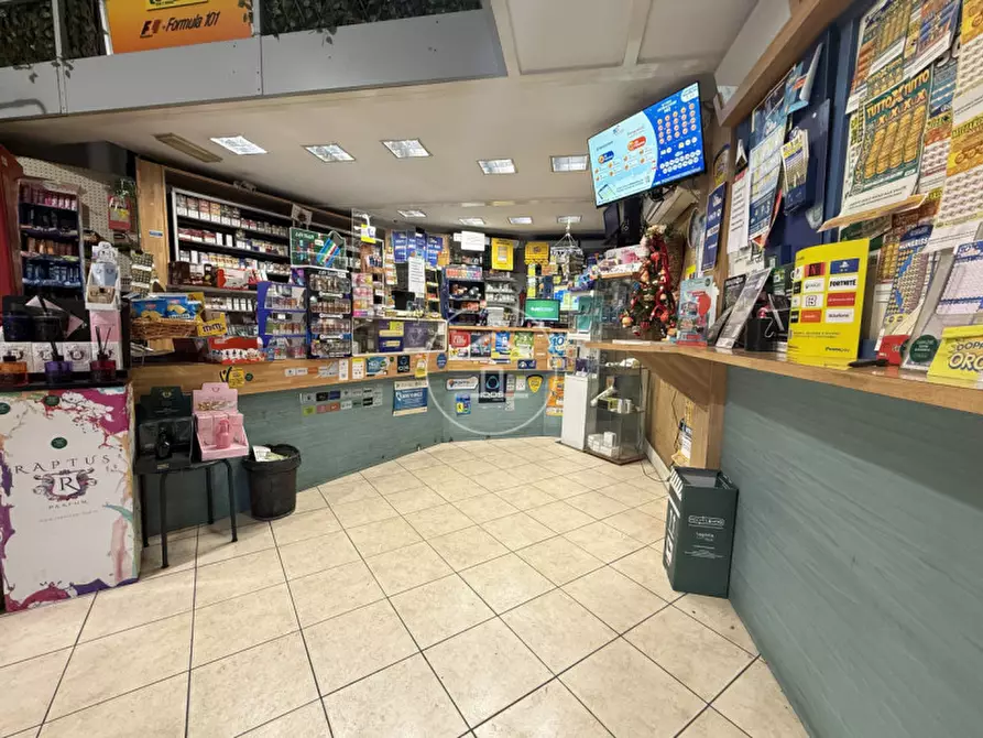 Immagine 3 di Attività commerciale in vendita  in Via Pratese 64 d a Firenze