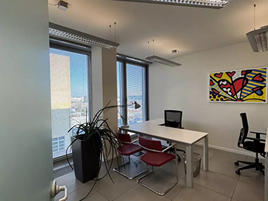 Immagine 8 di Ufficio in affitto  a Padova