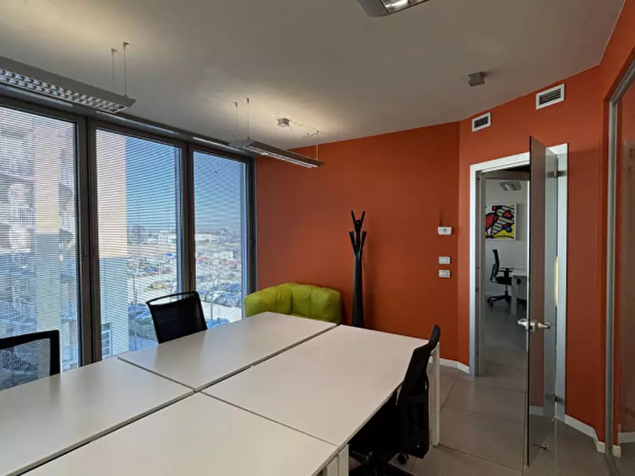 Immagine 9 di Ufficio in affitto  a Padova