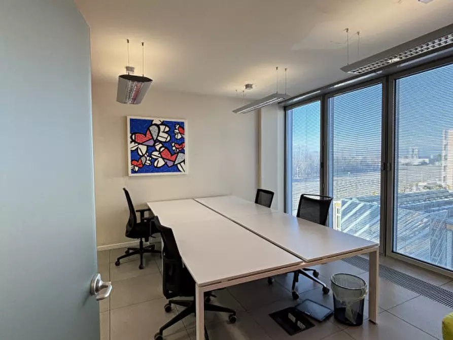 Immagine 10 di Ufficio in affitto  a Padova