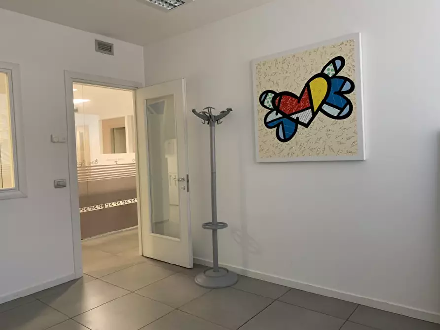 Immagine 12 di Ufficio in affitto  a Padova
