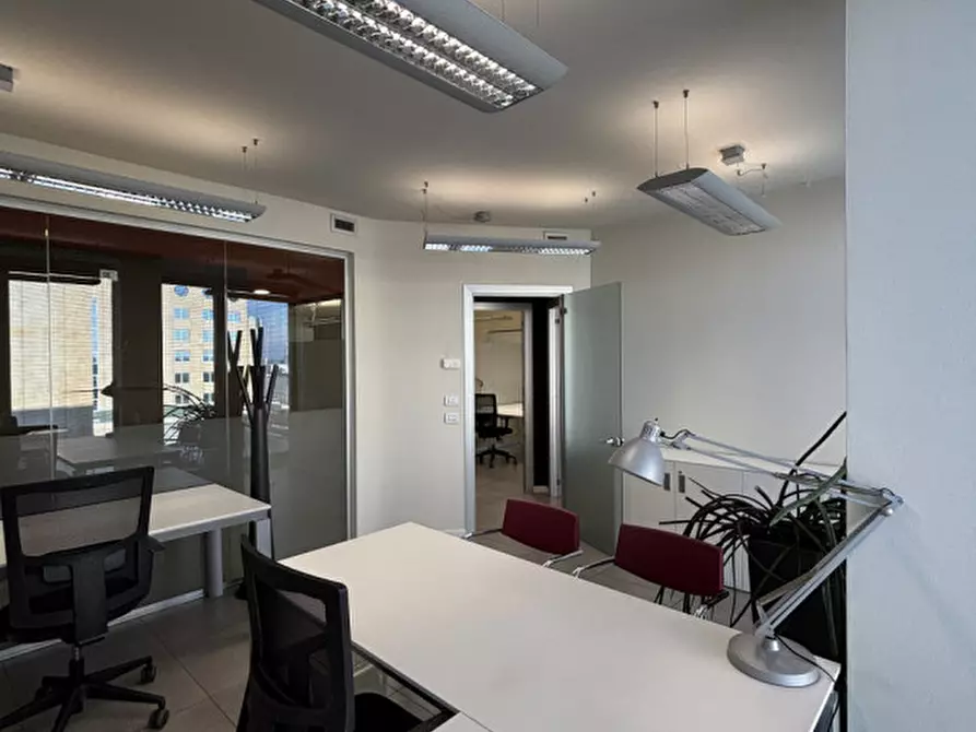 Immagine 12 di Ufficio in affitto  a Padova