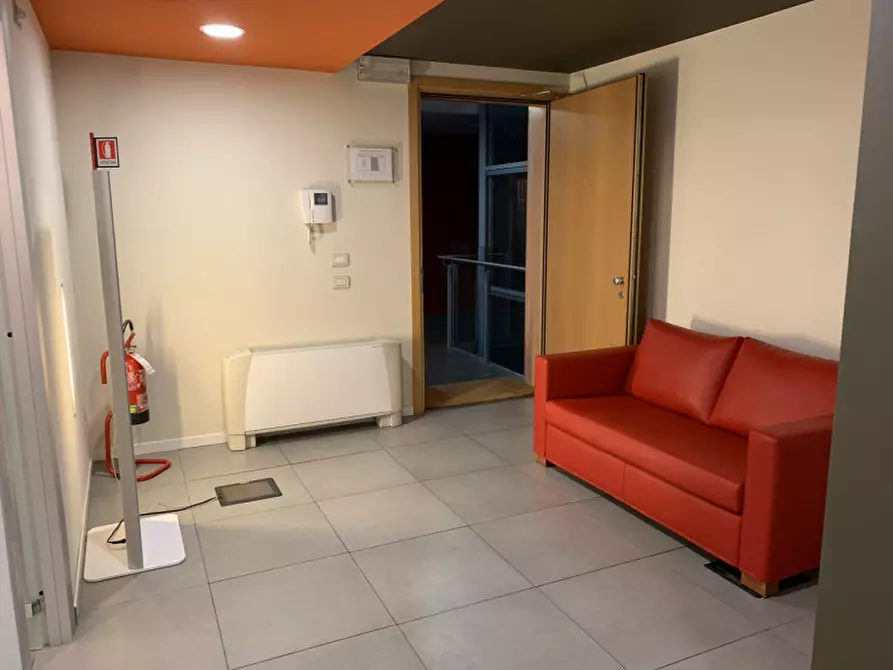 Immagine 14 di Ufficio in affitto  a Padova