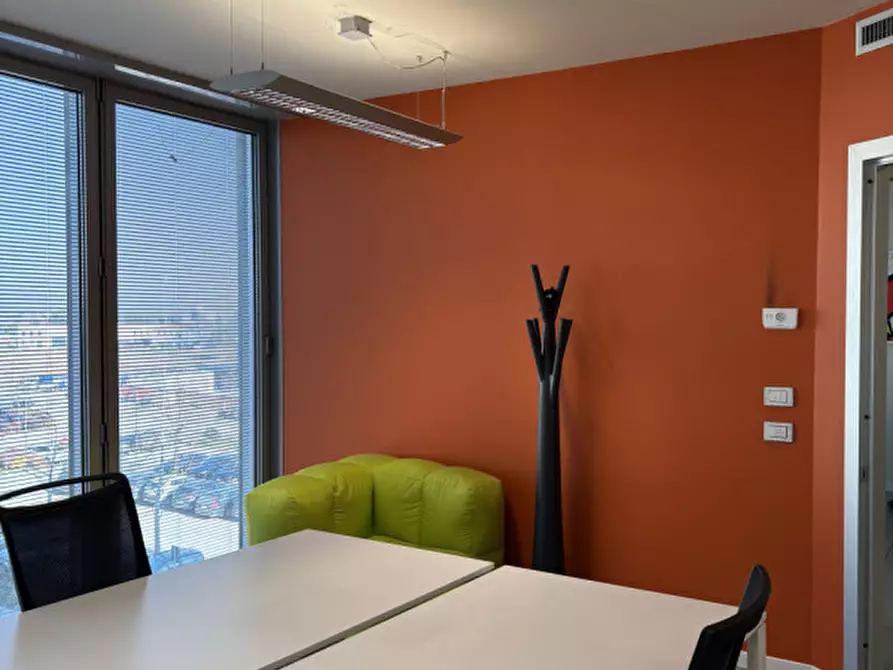 Immagine 14 di Ufficio in affitto  a Padova