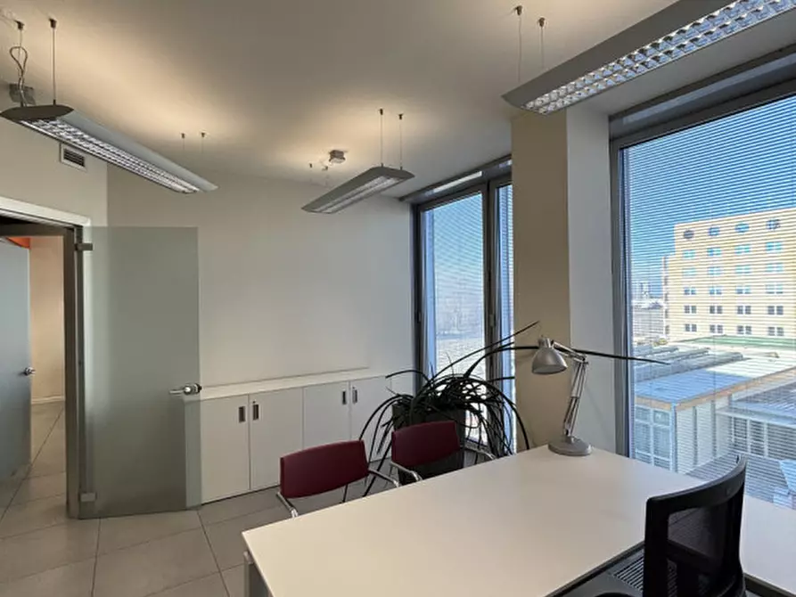 Immagine 17 di Ufficio in affitto  a Padova