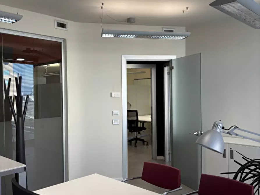 Immagine 21 di Ufficio in affitto  a Padova