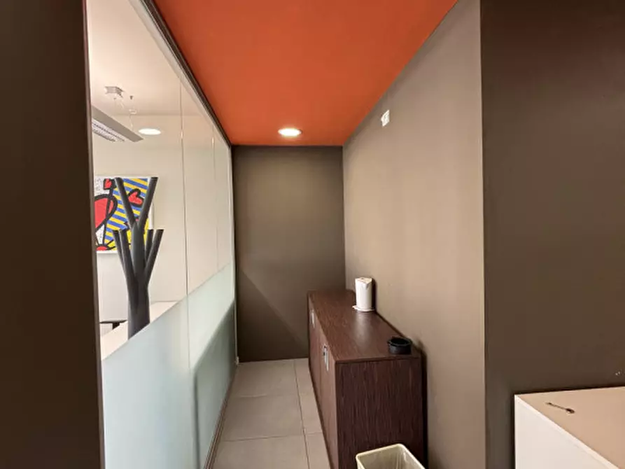 Immagine 25 di Ufficio in affitto  a Padova