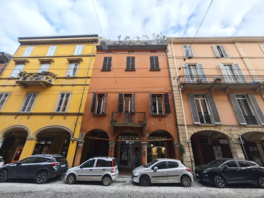 Immagine 1 di Cantina in vendita  in Via Santo Stefano a Bologna